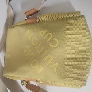 Yellow Pre-owned Louis Vuitton  Design Cross Handbag